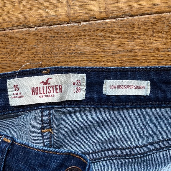 American Eagle Low Rise Skinny Jeans - Picture 2 of 3